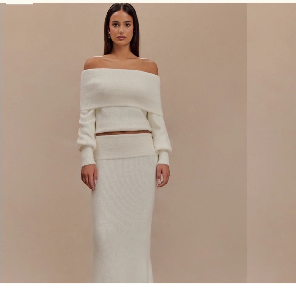 Meshki The Charlotte Knit Set Cream Sweater

Description
Sophisticated comfort.